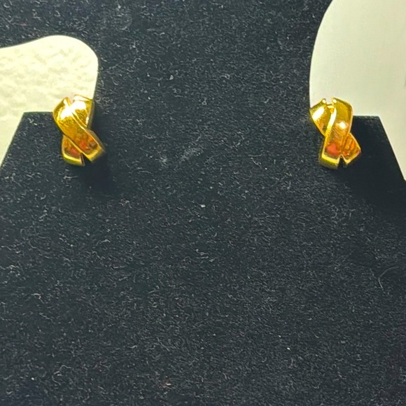 Authentic Cristian Dior Gold plated clip on Earrings - Picture 3 of 13